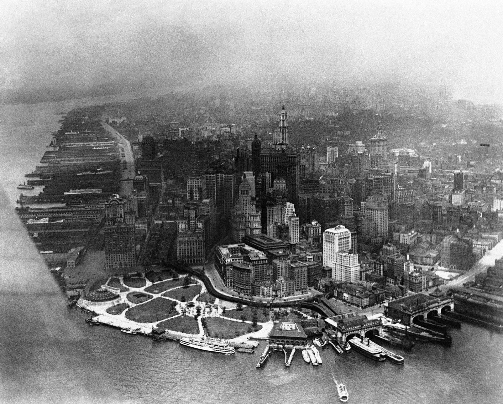1930: New York Cityscape